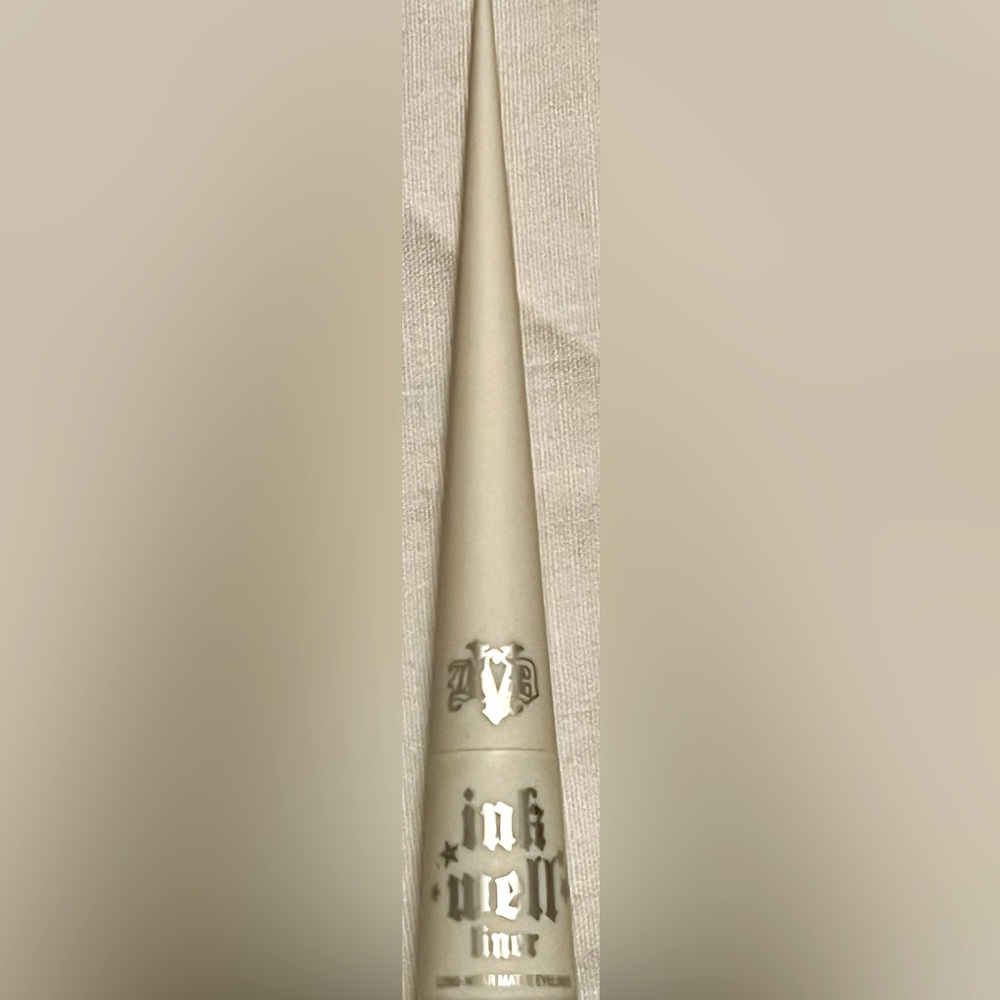 Kat Von D Ink Well liner
